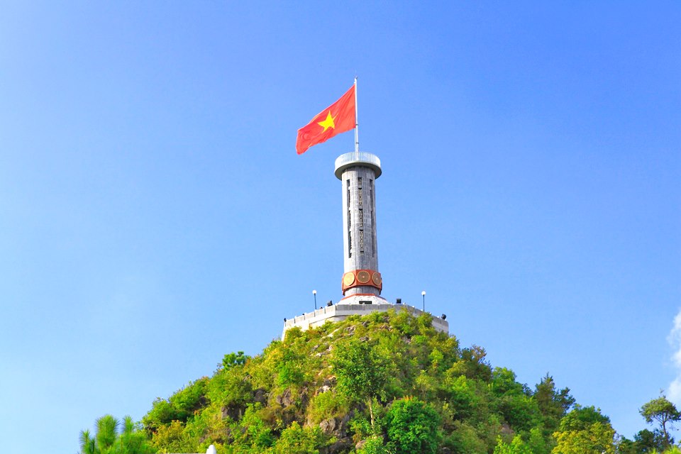 Image result for cột cờ lũng cú