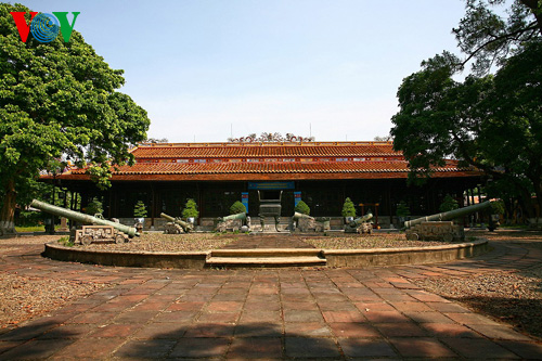Mặt đứng chính Bảo tàng Cổ vật cung đình Huế