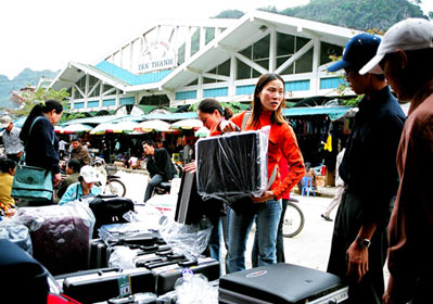 Khu chợ tại cửa khẩu Tân Thanh