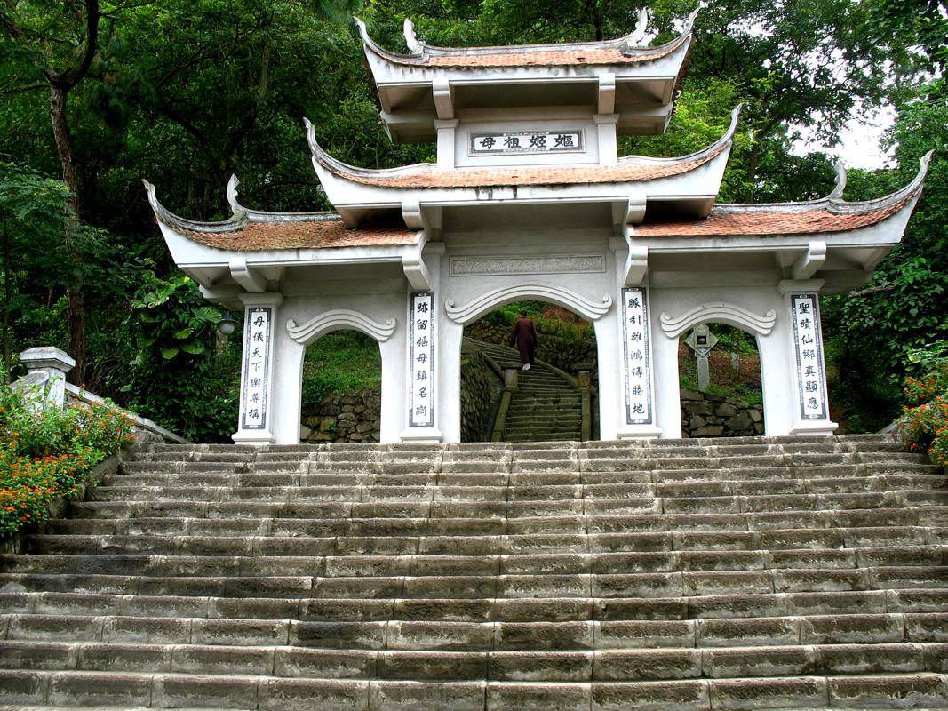 Image result for den me au co phu tho