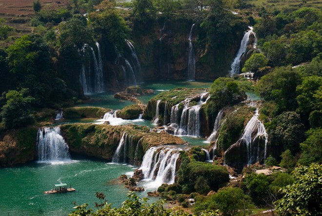 Toàn cảnh thác Bản Giốc- thác tự nhiên đẹp nhất Việt Nam 