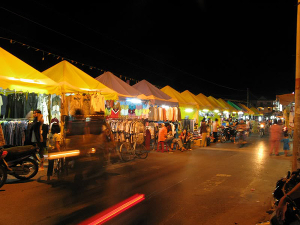 Chợ đêm Hà Tiên.