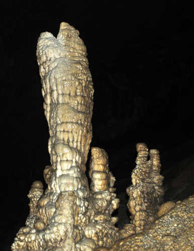 Những cây thạch nhũ này được hình thành từ hàng nghìn năm