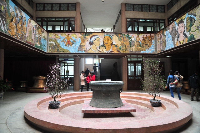 Bên trong Bảo tàng Hùng Vương