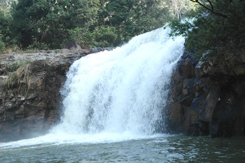 Thiên nhiên ban tặng cho Măng Đen nhiều thác nước, hồ nước đẹp