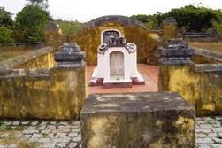 Lăng mộ Nguyễn Thông