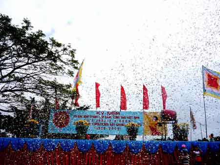 Tưng bừng lễ hội Đèo Nhông - Dương Liễu