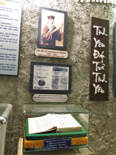 Cuốn sách in đầu tiên bằng chữ quốc ngữ được lưu giữ ở nhà thờ Mằng Lăng