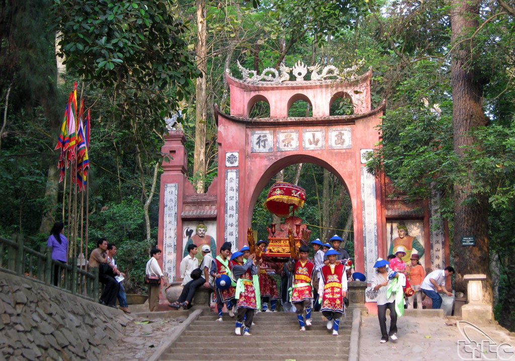 Tín ngưỡng thờ cúng Hùng Vương ở Phú Thọ  
