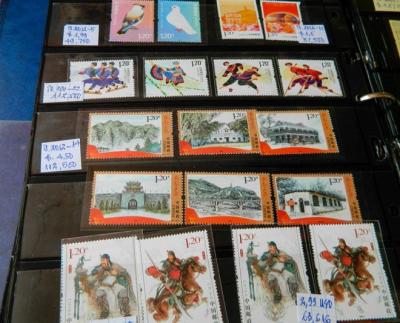 Phiên chợ tem cuối tuần giữa lòng Sài Gòn