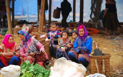 Chợ Phiên Cán Cấu