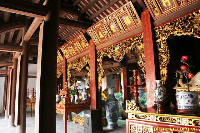 Hành làn Tam Bảo chùa