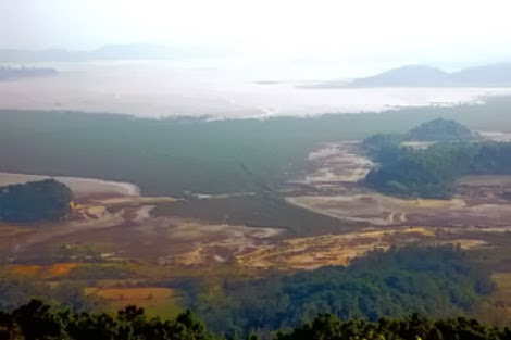 ​Quang cảnh nhìn từ hải đăng Cô Tô – Ảnh: baoquangninh.
