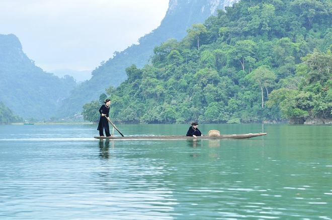 Đây là hồ nước ngọt thiên nhiên lớn nhất Việt Nam. Giá trị lớn nhất của Hồ Ba Bể là cảnh quan địa chất độc đáo, giá trị nổi bật về địa chất địa mạo và giá trị to lớn về đa dạng sinh học.
