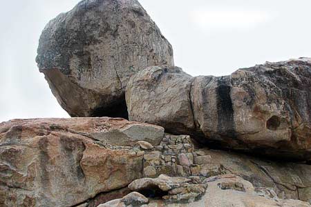 Hòn đá Chồng lớn nhất trong quần thể