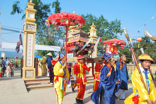 Lễ hội đình làng Túy Loan được diễn ra vào ngày mồng 9, 10 hằng năm