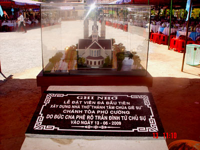 Lễ đặt viên đá đầu tiên xây dựng nhà thờ