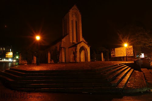 Nhà thờ đá vào đêm